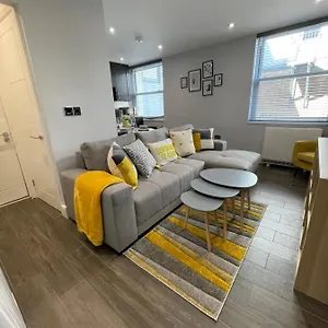  Apartment Clock Tower - - Near Sea And Shops
