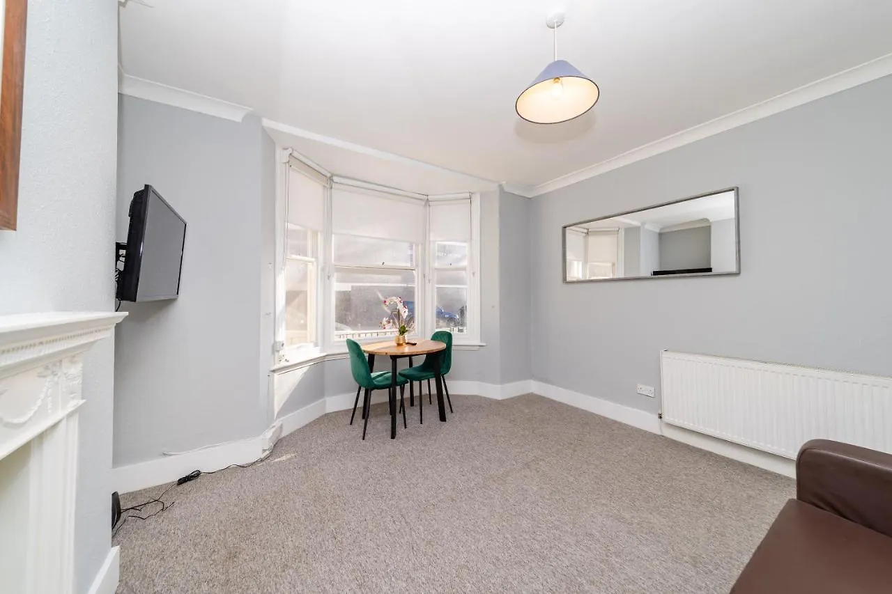 Central One Bedroom Flat Next To Seafront Montp Brighton